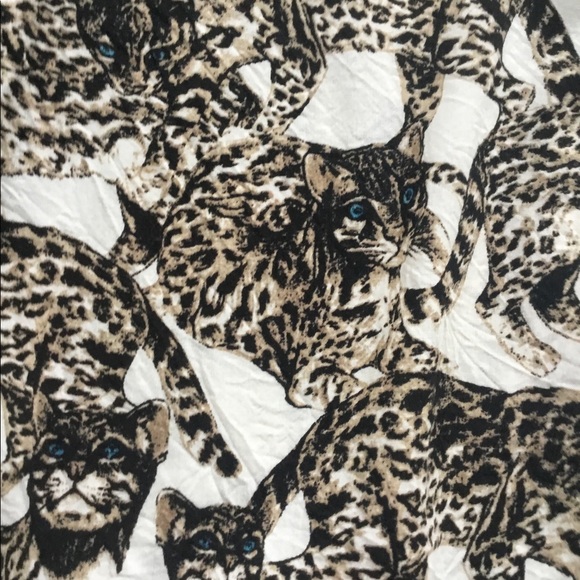 Leopard 🐆 blouse with tie neckline - Picture 3 of 3